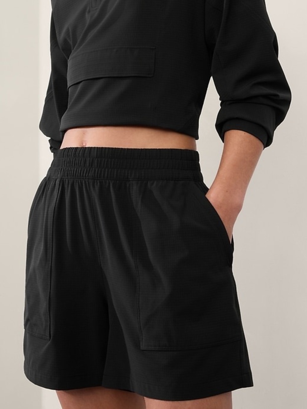 Athleta Boundless Shorts Black sz Medium hiking trail travel